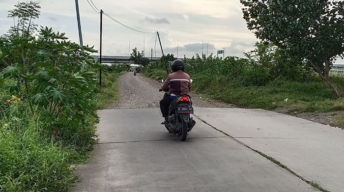 Terkendala Anggaran, Jalan Penghubung Banjarsari-Kedanyang Gresik akan Diperbaiki pada 2023 Terkendala Anggaran, Jalan Penghubung Banjarsari-Kedanyang Gresik akan Diperbaiki pada 2023