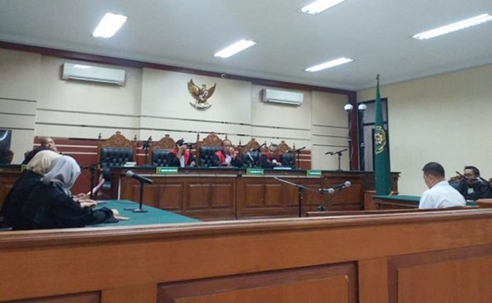 Replik, JPU Kukuh Tuntut Sekda Gresik Nonaktif 7 Tahun Penjara, 30 Maret Sidang Putusan Replik, JPU Kukuh Tuntut Sekda Gresik Nonaktif 7 Tahun Penjara, 30 Maret Sidang Putusan