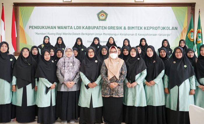 Pengurus Organisasi Wanita LDII Gresik Dikukuhkan Bertepatan dengan Hari Ibu Pengurus Organisasi Wanita LDII Gresik Dikukuhkan Bertepatan dengan Hari Ibu