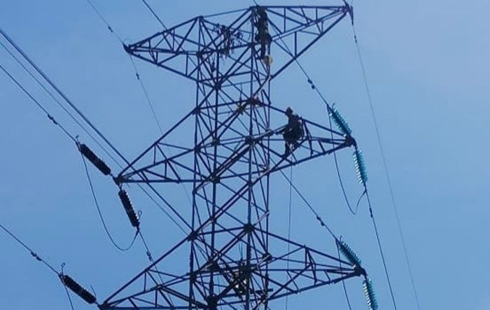 Cegah Potensi Gangguan Petir, PLN Ganti GSW pada 374 Tower Transmisi Madura Cegah Potensi Gangguan Petir, PLN Ganti GSW pada 374 Tower Transmisi Madura