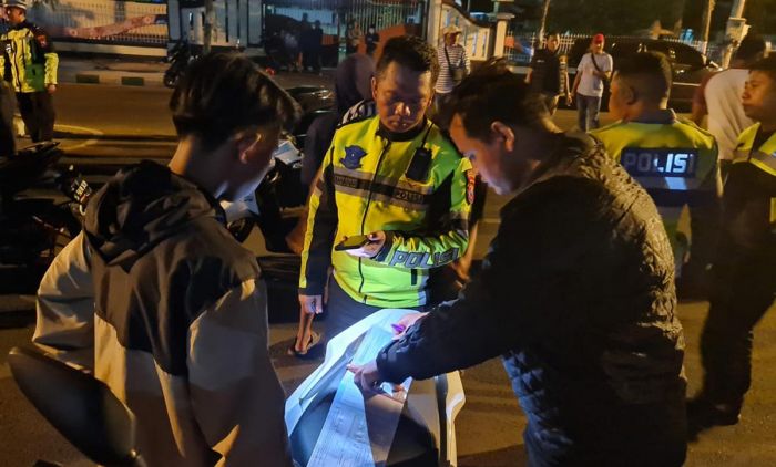 Resahkan Masyarakat, Polres Pamekasan Amankan 61 Motor yang akan Gelar Balap Liar Resahkan Masyarakat, Polres Pamekasan Amankan 61 Motor yang akan Gelar Balap Liar