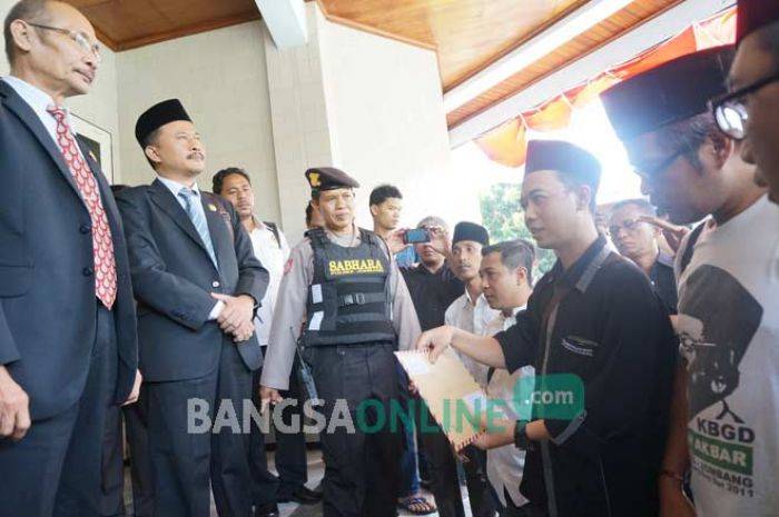 Temukan Perbup DD Modus Korupsi, KNPD Desak DPRD Jombang Panggil Bupati Temukan Perbup DD Modus Korupsi, KNPD Desak DPRD Jombang Panggil Bupati