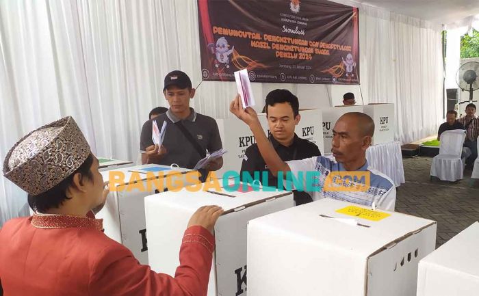 Media Berperan Penting Jadi Pilar Demokrasi untuk Kawal Pemilu Media Berperan Penting Jadi Pilar Demokrasi untuk Kawal Pemilu