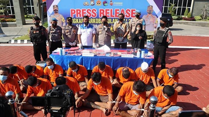 Juli 2022, Polres Gresik Bekuk 16 Tersangka Kasus Sabu Juli 2022, Polres Gresik Bekuk 16 Tersangka Kasus Sabu