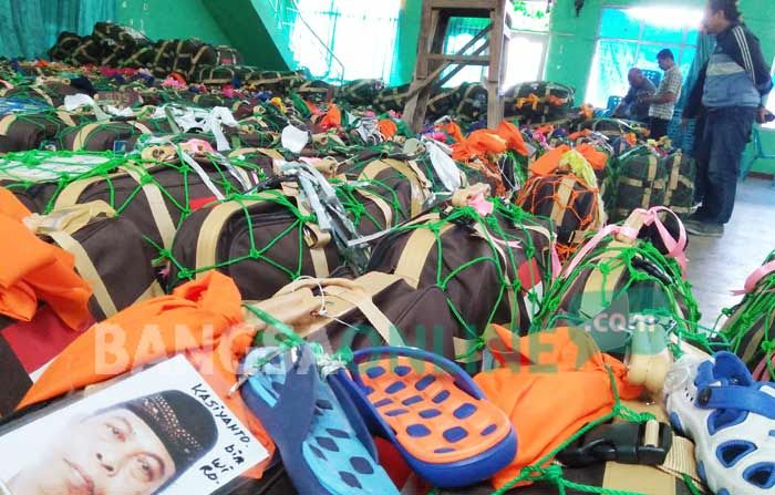 Koper JCH Jombang Dikumpulkan, Ditandai Sepasang Sandal Hingga Ketupat Merah Putih Koper JCH Jombang Dikumpulkan, Ditandai Sepasang Sandal Hingga Ketupat Merah Putih