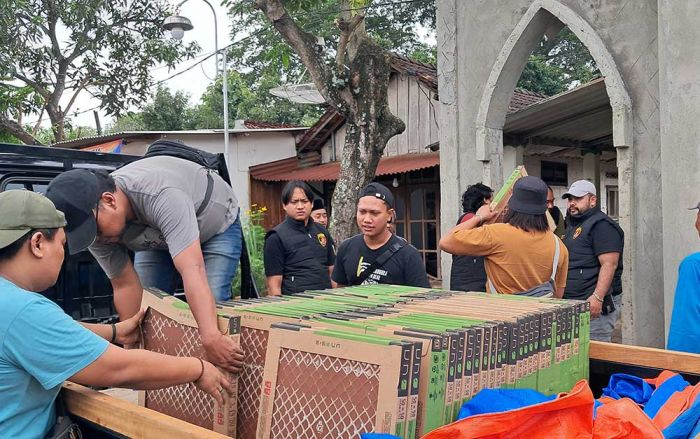 Jatanras Satreskrim Polres Tuban Serahkan Bantuan Keramik untuk Musala Manahijul Huda Jatanras Satreskrim Polres Tuban Serahkan Bantuan Keramik untuk Musala Manahijul Huda