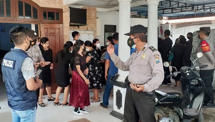 Jaga Ibadah Paskah Umat Kristiani, Polres Gresik Perketat Pengamanan Gereja Jaga Ibadah Paskah Umat Kristiani, Polres Gresik Perketat Pengamanan Gereja