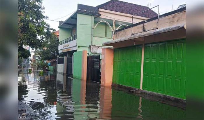 Ratusan Rumah di Perkampungan Kecamatan Babat Terendam Banjir Ratusan Rumah di Perkampungan Kecamatan Babat Terendam Banjir