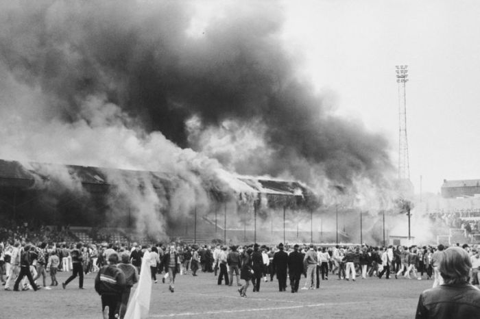 Mengenang Kebakaran Hebat di Stadion Bradford Inggris yang Tewaskan 56 Suporter Mengenang Kebakaran Hebat di Stadion Bradford Inggris yang Tewaskan 56 Suporter