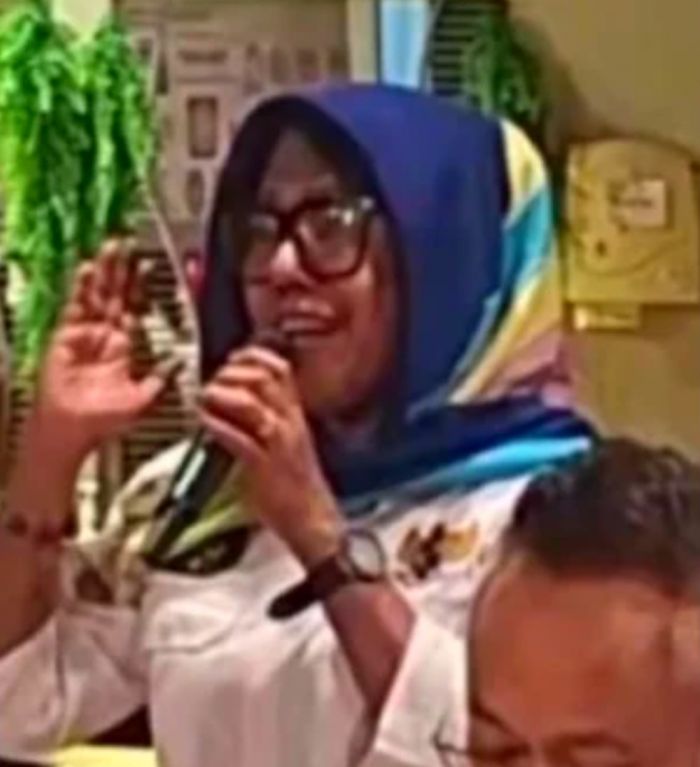 Marah Jokowi Dibully, Wanita Berjilbab Ancam Kerahkan 500 Wanita Demo Cuma Pakai BH dan Celana Dalam
