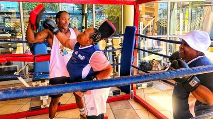 Boxing Gogos, Tempat Nenek-nenek Afrika Selatan Berlatih Tinju Boxing Gogos, Tempat Nenek-nenek Afrika Selatan Berlatih Tinju
