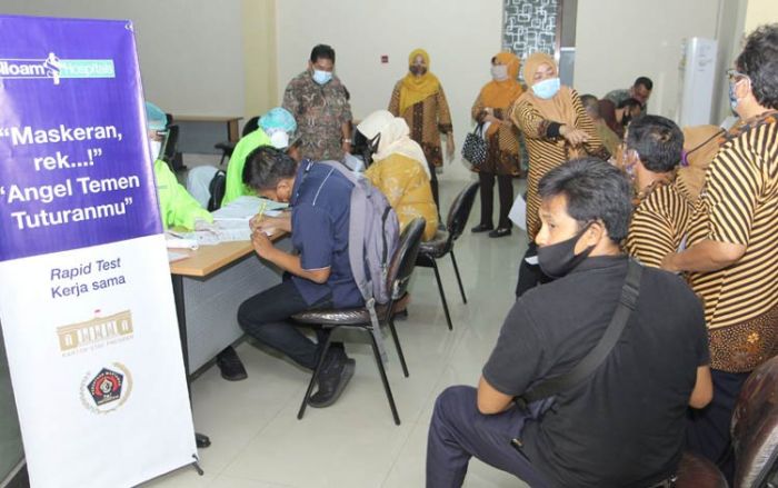 KSP Gandeng PWI Jatim Gelar Rapid Test Bagi Jurnalis di Surabaya KSP Gandeng PWI Jatim Gelar Rapid Test Bagi Jurnalis di Surabaya