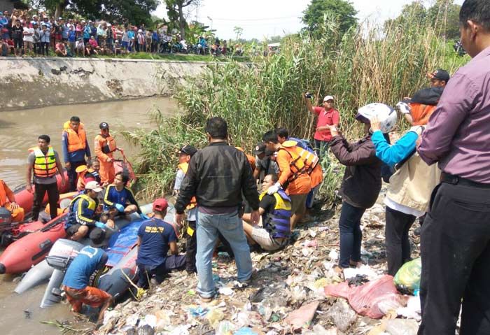 Hendak Bantu Istri, Pria ini Malah Tenggelam di Sungai Kedung Guling Usai Terpeleset Hendak Bantu Istri, Pria ini Malah Tenggelam di Sungai Kedung Guling Usai Terpeleset