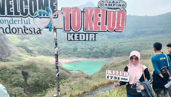 Permudah Akses Wisatawan, Pemkab Kediri Lanjutkan Pembangunan Jalan Menuju Kawah Gunung Kelud Permudah Akses Wisatawan, Pemkab Kediri Lanjutkan Pembangunan Jalan Menuju Kawah Gunung Kelud