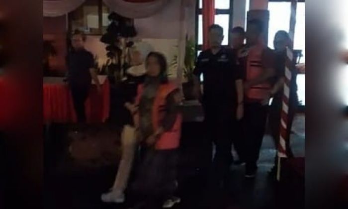 Kejari Sidoarjo Tetapkan Kades Trosobo dan Dua Orang Lainnya Tersangka Kasus Pungli PTSL Kejari Sidoarjo Tetapkan Kades Trosobo dan Dua Orang Lainnya Tersangka Kasus Pungli PTSL
