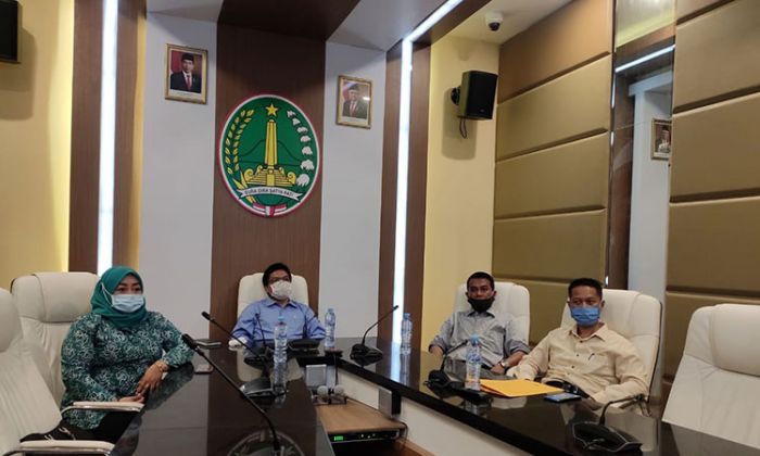 Plt. Asisten Pemerintahan Sekretariat Daerah Kota Pasuruan Ikuti Sosialisasi Protkes dari Mendagri Plt. Asisten Pemerintahan Sekretariat Daerah Kota Pasuruan Ikuti Sosialisasi Protkes dari Mendagri