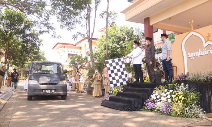 Luncurkan Program Sembari, Mas Adi: Kini Masyarakat Dapat Membeli Sembako dengan Harga Murah Luncurkan Program Sembari, Mas Adi: Kini Masyarakat Dapat Membeli Sembako dengan Harga Murah