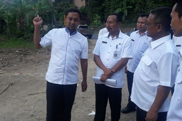 Bupati Pacitan Tinjau Sejumlah Titik Akses Transportasi di Kecamatan Bupati Pacitan Tinjau Sejumlah Titik Akses Transportasi di Kecamatan