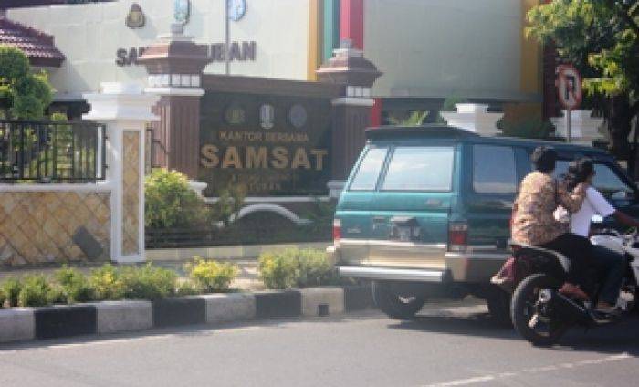 Kehabisan Bahan Material, 25 Ribu Kendaraan di Tuban tak Pakai STNK Kehabisan Bahan Material, 25 Ribu Kendaraan di Tuban tak Pakai STNK