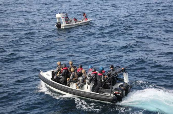 Aksi Dua Unsur Latma Helang Laut 18B/17 di Perairan Natuna Utara Aksi Dua Unsur Latma Helang Laut 18B/17 di Perairan Natuna Utara