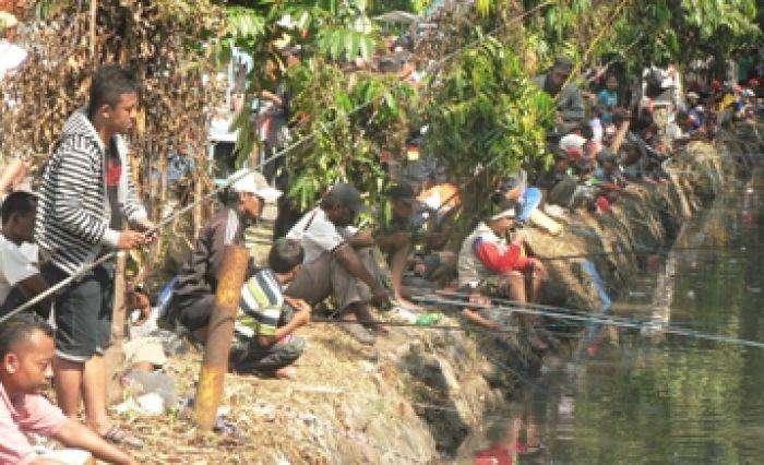 Ribuan Peserta Ikuti Lomba Mancing Lele di Tulangan Sidoarjo