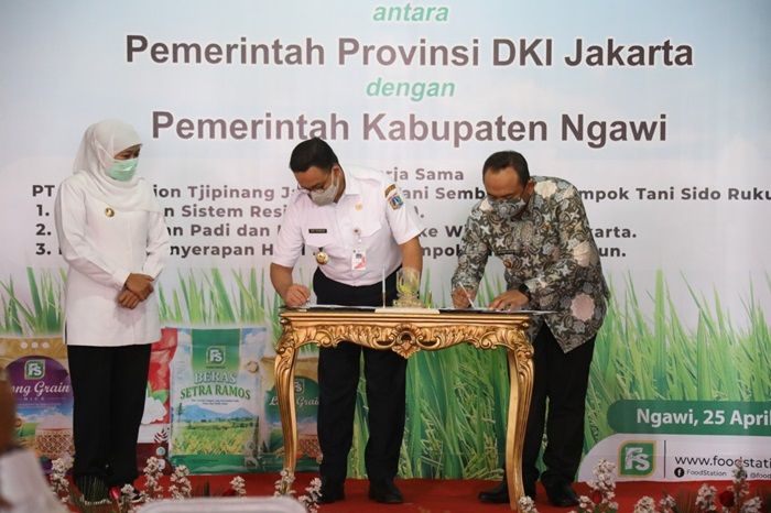 Maksimalkan Serapan Gabah, Bupati Ngawi Lakukan MoU dengan Gubernur DKI Maksimalkan Serapan Gabah, Bupati Ngawi Lakukan MoU dengan Gubernur DKI