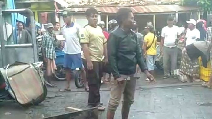 Jukir Pasar Srimangunan Sampang Dibacok Pedagang, Polisi Amankan Pelaku dan Barang Bukti