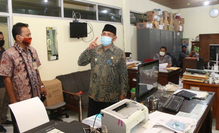 Sidak Jelang Libur Panjang, Pj Bupati Sidoarjo Ingatkan Pegawai Pemkab Matikan Listrik Kantor