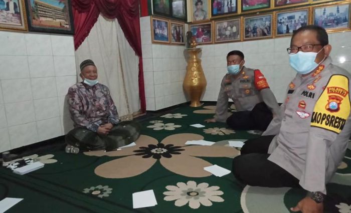 Silaturahim ke Tokoh Agama di Tulangan, Kapolresta Sidoarjo Ajak Jaga Kondusivitas Pilkada Silaturahim ke Tokoh Agama di Tulangan, Kapolresta Sidoarjo Ajak Jaga Kondusivitas Pilkada