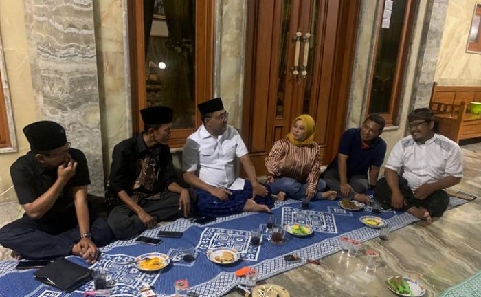Dikenal Merakyat, Pasangan KarSa Bakal Menang Pilkada Lamongan 2020 Dikenal Merakyat, Pasangan KarSa Bakal Menang Pilkada Lamongan 2020