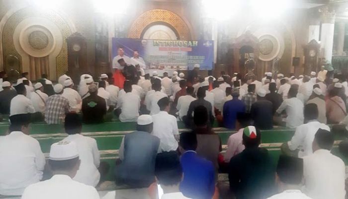 Pemkab Bangkalan Gelar Istighosah Keselamatan Bangsa di Masjid Syaikhona Kholil Pemkab Bangkalan Gelar Istighosah Keselamatan Bangsa di Masjid Syaikhona Kholil