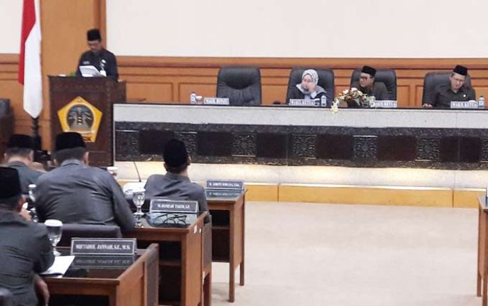 Disahkan, APBD Gresik 2017 Defisit Rp 32 M Disahkan, APBD Gresik 2017 Defisit Rp 32 M