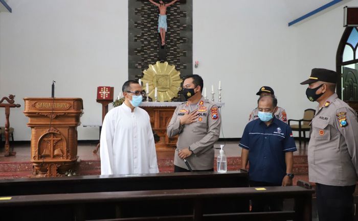 Antisipasi Teror Jelang Natal, Polres Kediri Cek Sejumlah Gereja Antisipasi Teror Jelang Natal, Polres Kediri Cek Sejumlah Gereja