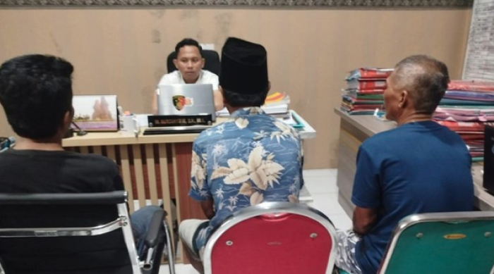 Terancam Lebaran di Penjara, 3 Pria di Tanah Merah Bangkalan Kepergok Judi di Kandang Sapi Terancam Lebaran di Penjara, 3 Pria di Tanah Merah Bangkalan Kepergok Judi di Kandang Sapi