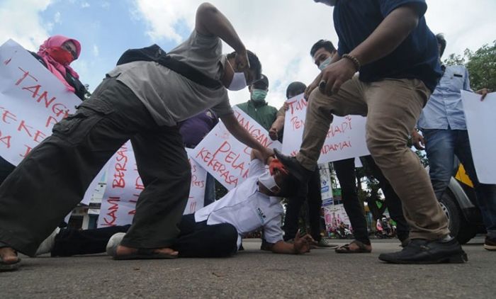 Gelar Aksi Solidaritas, Jurnalis Pamekasan Kecam Kekerasan terhadap Jurnalis Tempo