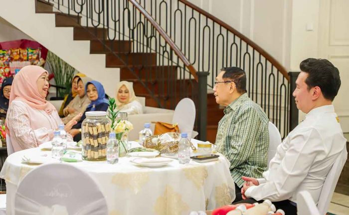 Pesan Gubernur Khofifah ke Bos Maspion Group: Jangan Ada PHK di Jawa Timur Pesan Gubernur Khofifah ke Bos Maspion Group: Jangan Ada PHK di Jawa Timur