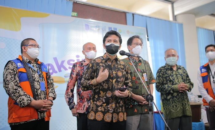 Wagub Emil: Kita Harus Sangat Hati-hati Membuka Kegiatan Ekonomi, Jangan Sampai Melonjak Lagi Wagub Emil: Kita Harus Sangat Hati-hati Membuka Kegiatan Ekonomi, Jangan Sampai Melonjak Lagi