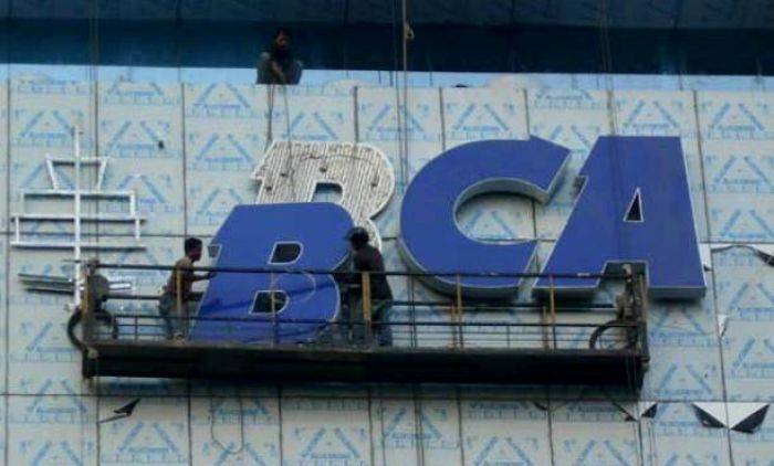 Kasus BCA Konspirasi Pengusaha Hitam dan Aparat Pajak Kasus BCA Konspirasi Pengusaha Hitam dan Aparat Pajak