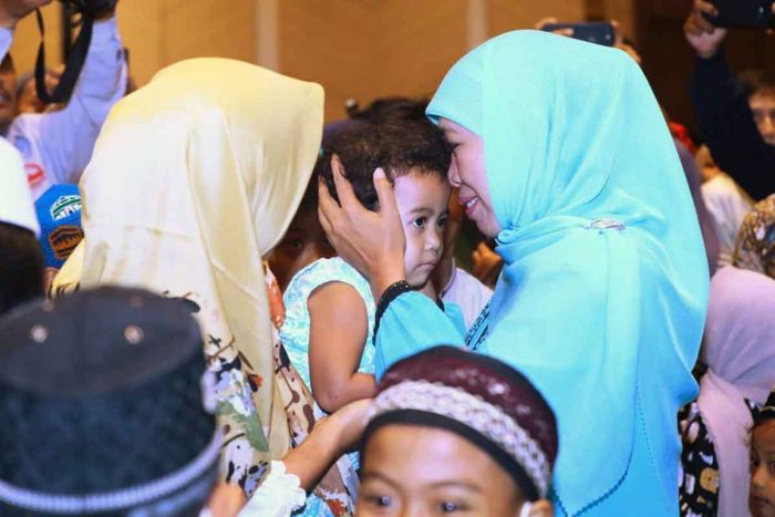 Gubernur Khofifah Berbagi Ceria Bersama 750 Anak Yatim Piatu di Malang