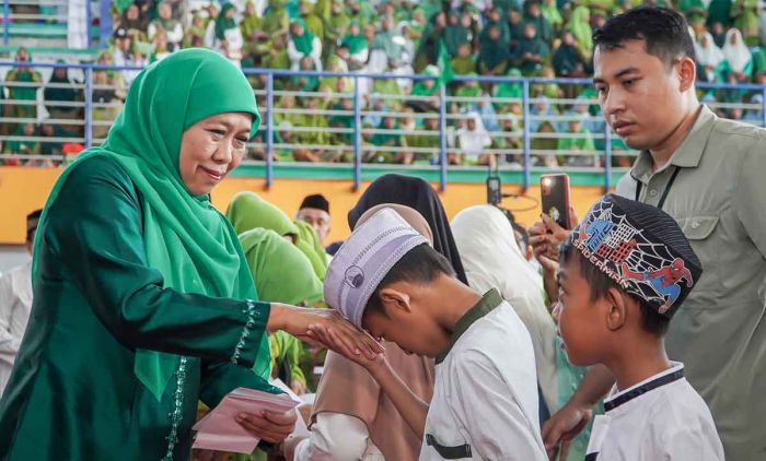 Berikut Pesan Khofifah saat Hadiri Peringatan Harlah Muslimat di Lamongan Berikut Pesan Khofifah saat Hadiri Peringatan Harlah Muslimat di Lamongan