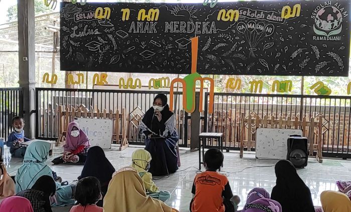 Peringati Hari Aksara, Sekolah Alam Ramadhani Kenalkan Aksara Kepada Siswa dan ABK