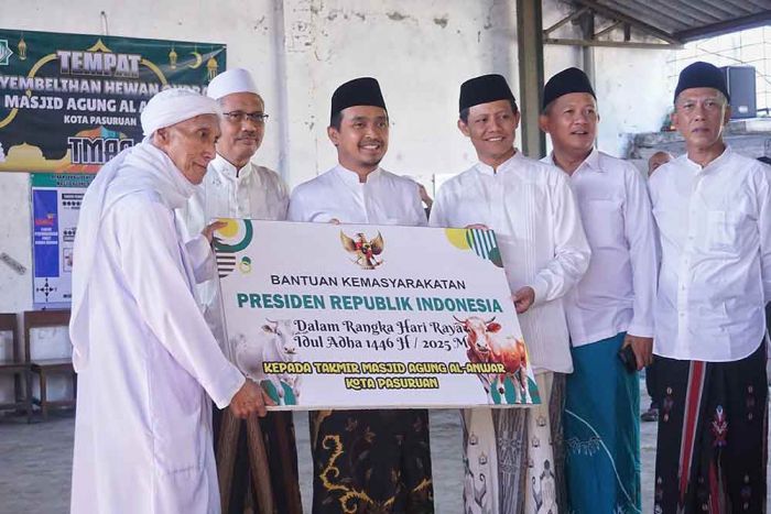 Salat Ied Bersama Warga, Wali Kota Pasuruan Serahkan Sumbangan 101 Hewan Kurban Salat Ied Bersama Warga, Wali Kota Pasuruan Serahkan Sumbangan 101 Hewan Kurban