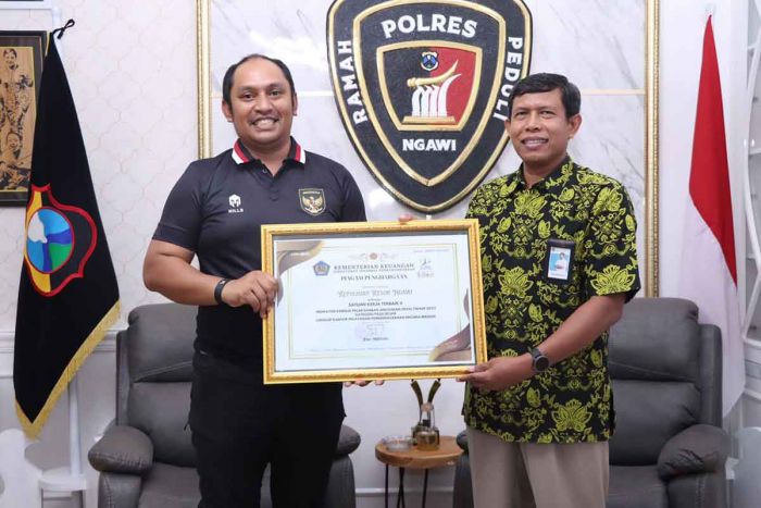 Jelang Akhir Jabatan, Kapolres Ngawi Terima Penghargaan dari KPPN Madiun