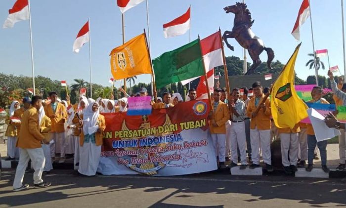 Pelajar Tuban Serukan Pesan Damai untuk Indonesia Pelajar Tuban Serukan Pesan Damai untuk Indonesia