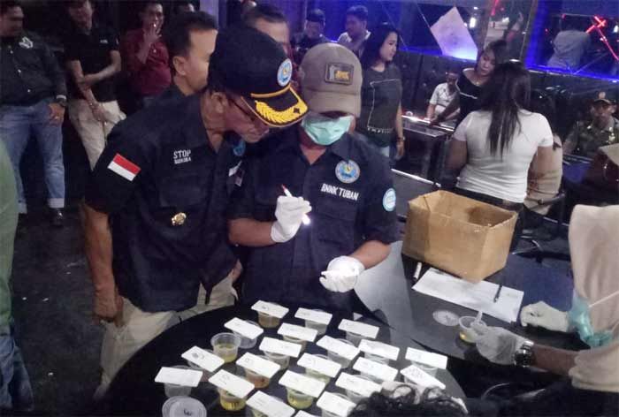 Razia Tempat Karaoke di Tuban, 14 Pengunjung Tanpa Indentitas Diamankan