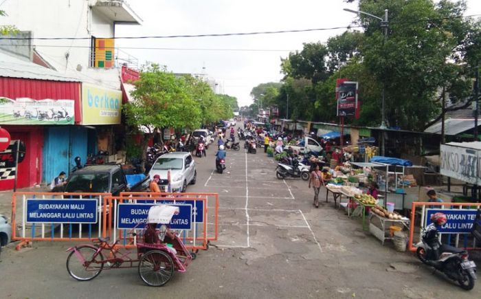 Cegah Covid-19, Pedagang Pasar Bojonegoro Wajib punya KIP Cegah Covid-19, Pedagang Pasar Bojonegoro Wajib punya KIP