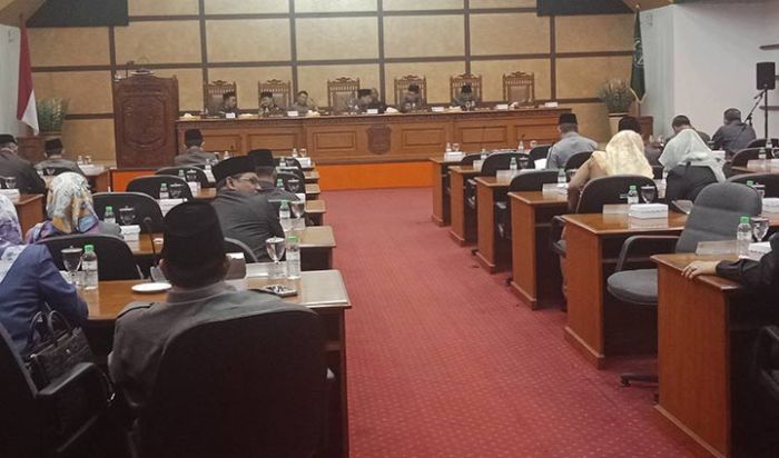 Sidang Paripurna II Raperda Pertanggungjawaban APBD 2018, Pemkab Pasuruan Banjir Kritikan