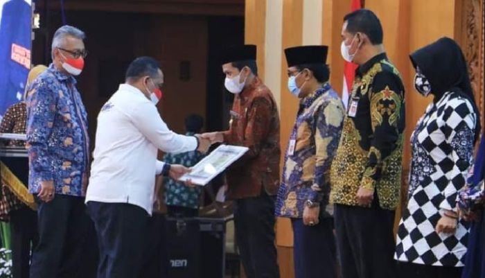 Kabupaten Trenggalek Raih Penghargaan dari BP2MI Kabupaten Trenggalek Raih Penghargaan dari BP2MI