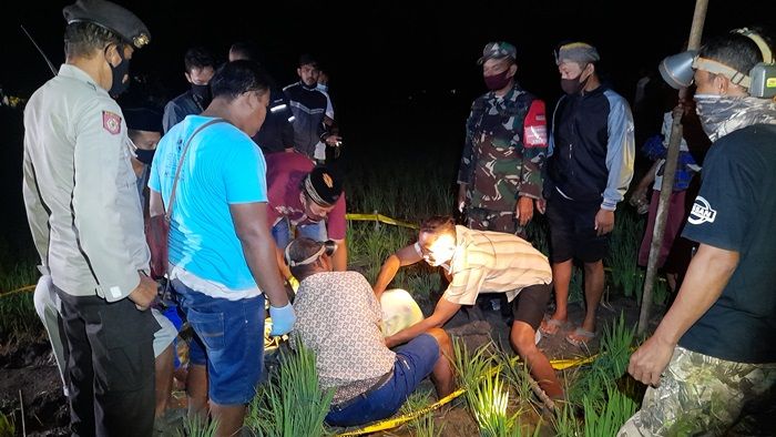 Korban Jiwa Akibat Jebakan Tikus Listrik Marak Lagi, Bupati Ngawi Ajak Kapolres Cek Lapangan Korban Jiwa Akibat Jebakan Tikus Listrik Marak Lagi, Bupati Ngawi Ajak Kapolres Cek Lapangan
