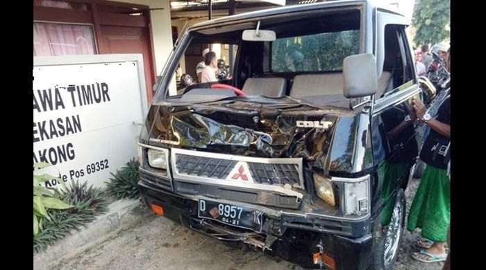 Kecelakaan di Raya Desa Bendungan, Pemotor Tewas Hantam Pikap Parkir Kecelakaan di Raya Desa Bendungan, Pemotor Tewas Hantam Pikap Parkir